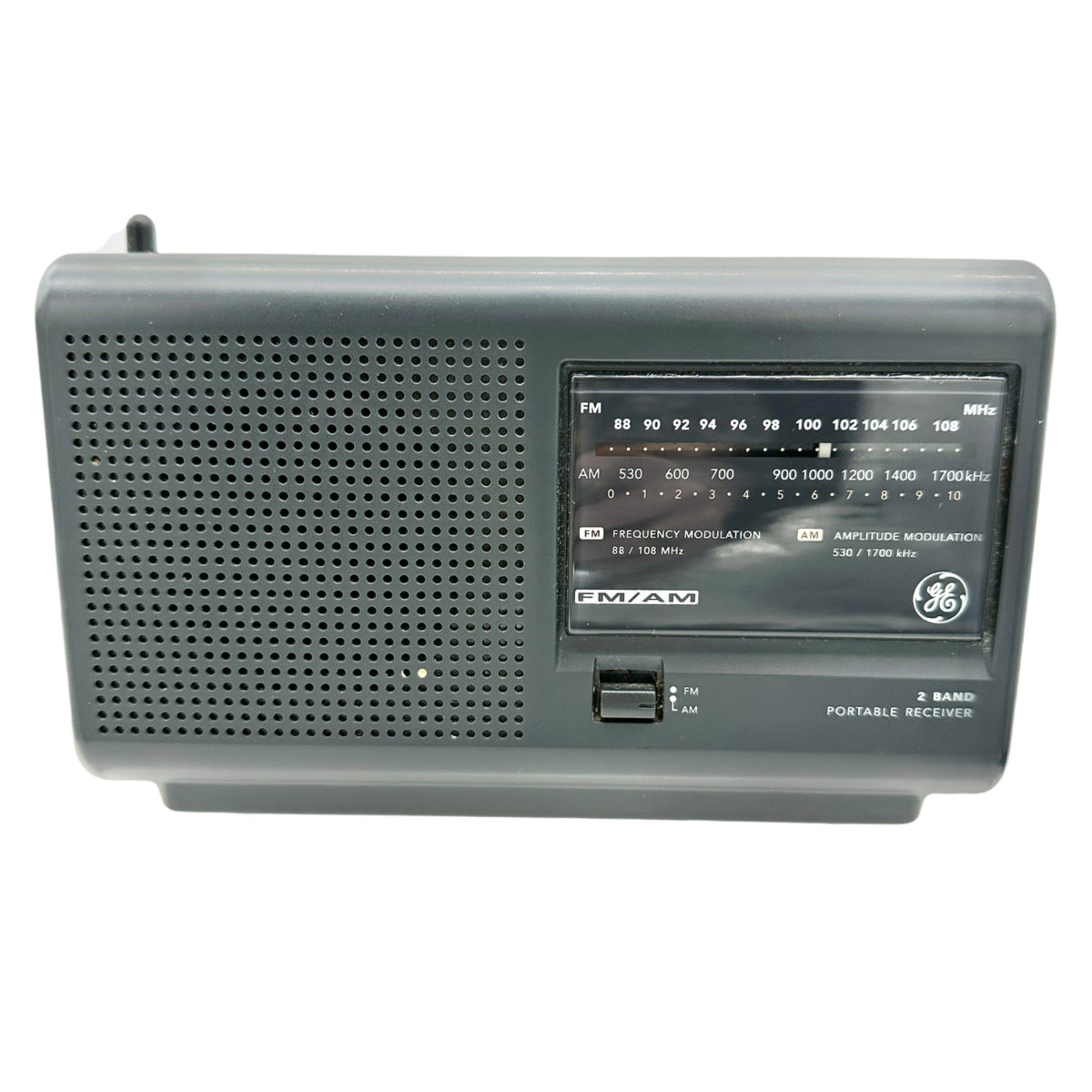 General Electric 72662C FM AM 2 Band Portable Receiver Radio Handle Cord Storage