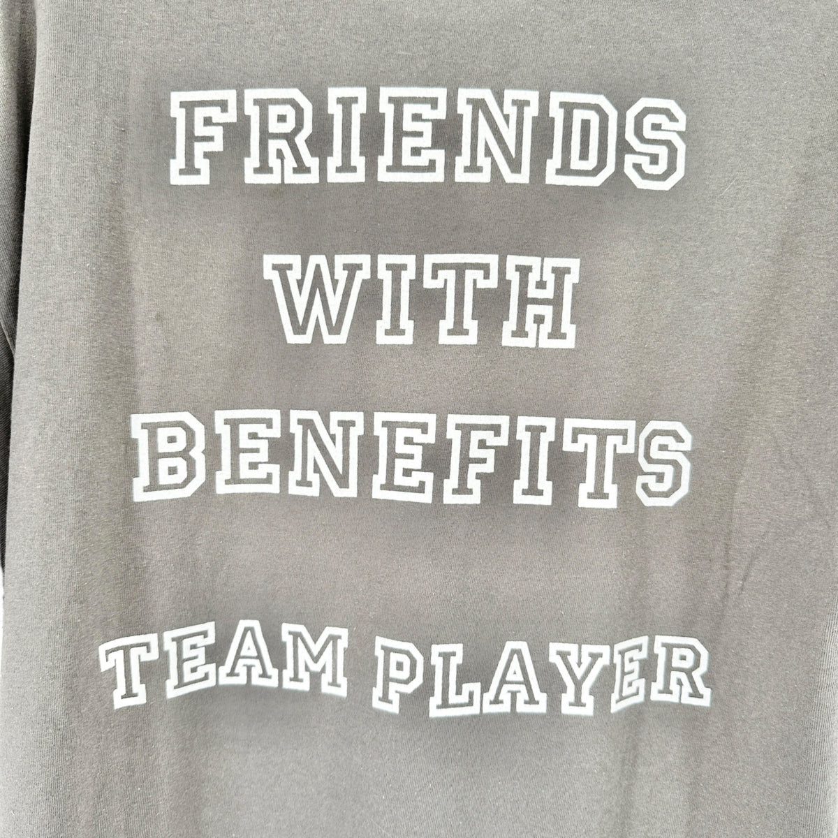 The Bushel Pub T-Shirt XL Dark Gray Apple House Linden VA Friends With Benefits