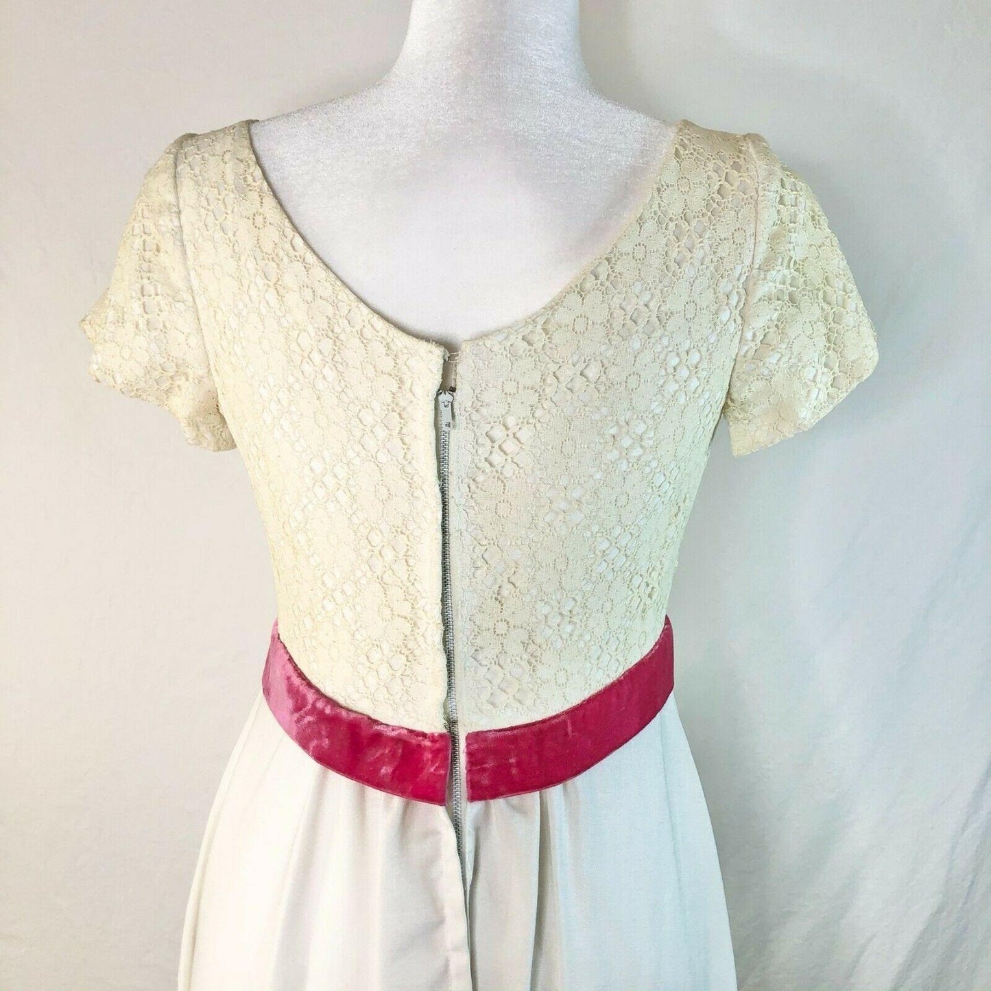 Vintage White Lace Maxi Dress Pink Velvet Waist Cap Sleeves Elegant Formal Wear