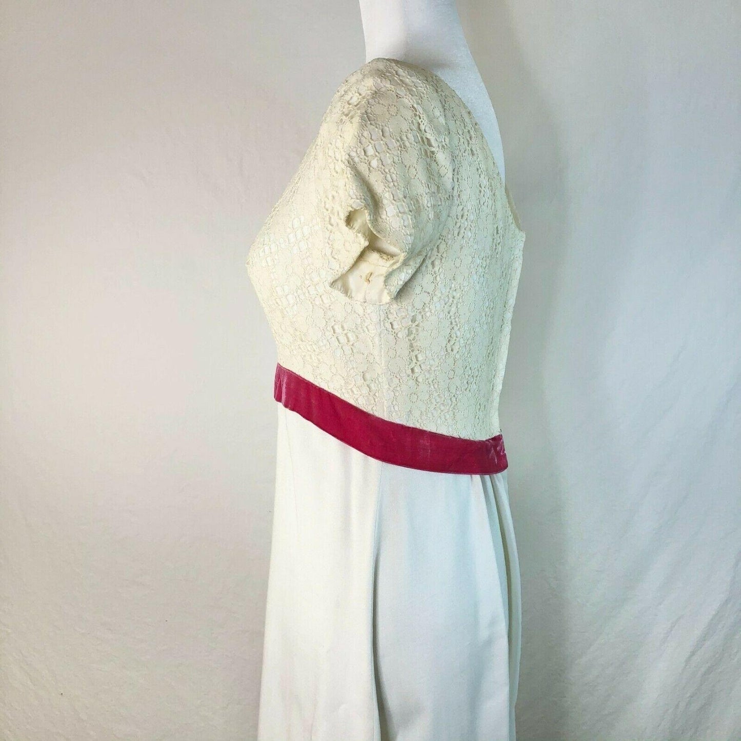 Vintage White Lace Maxi Dress Pink Velvet Waist Cap Sleeves Elegant Formal Wear