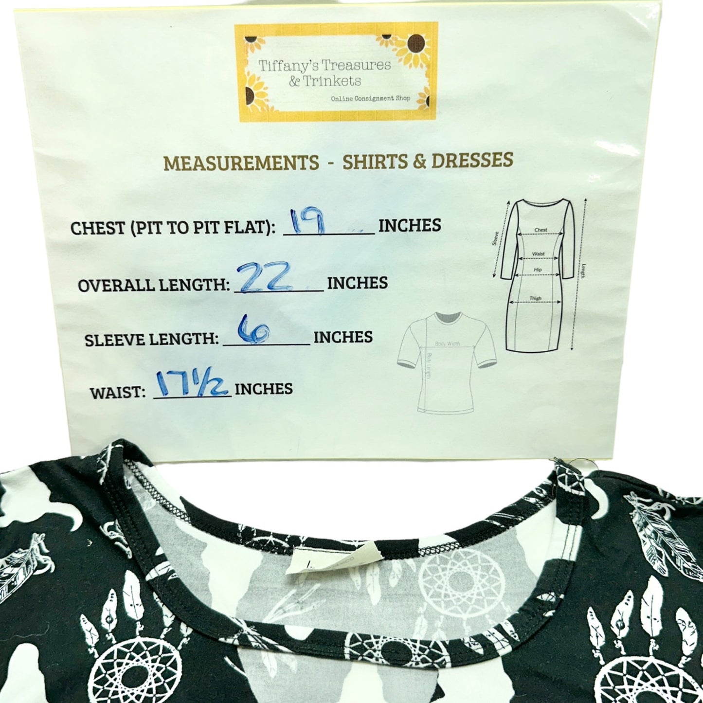 Free Kisses Top Womens S Black White Western Motif Keyhole Neck SS EUC