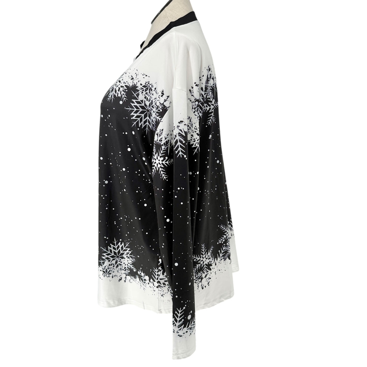 Snowflake Print Womens Top fits like 3XL US Black White LS V-Neck Poly Spandex