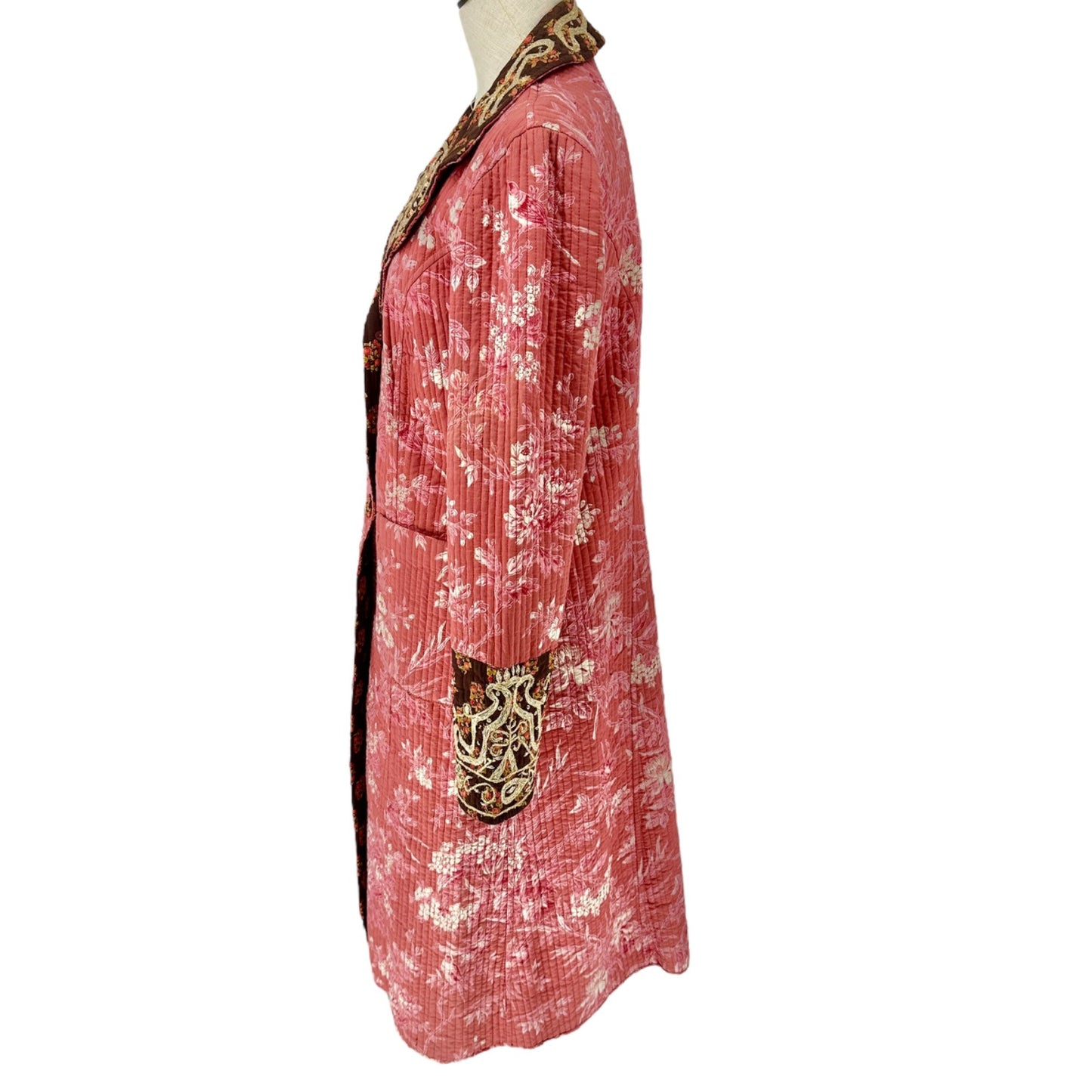The J. Peterman Quilted Coat Womens Small Floral Embroidered LS Pockets