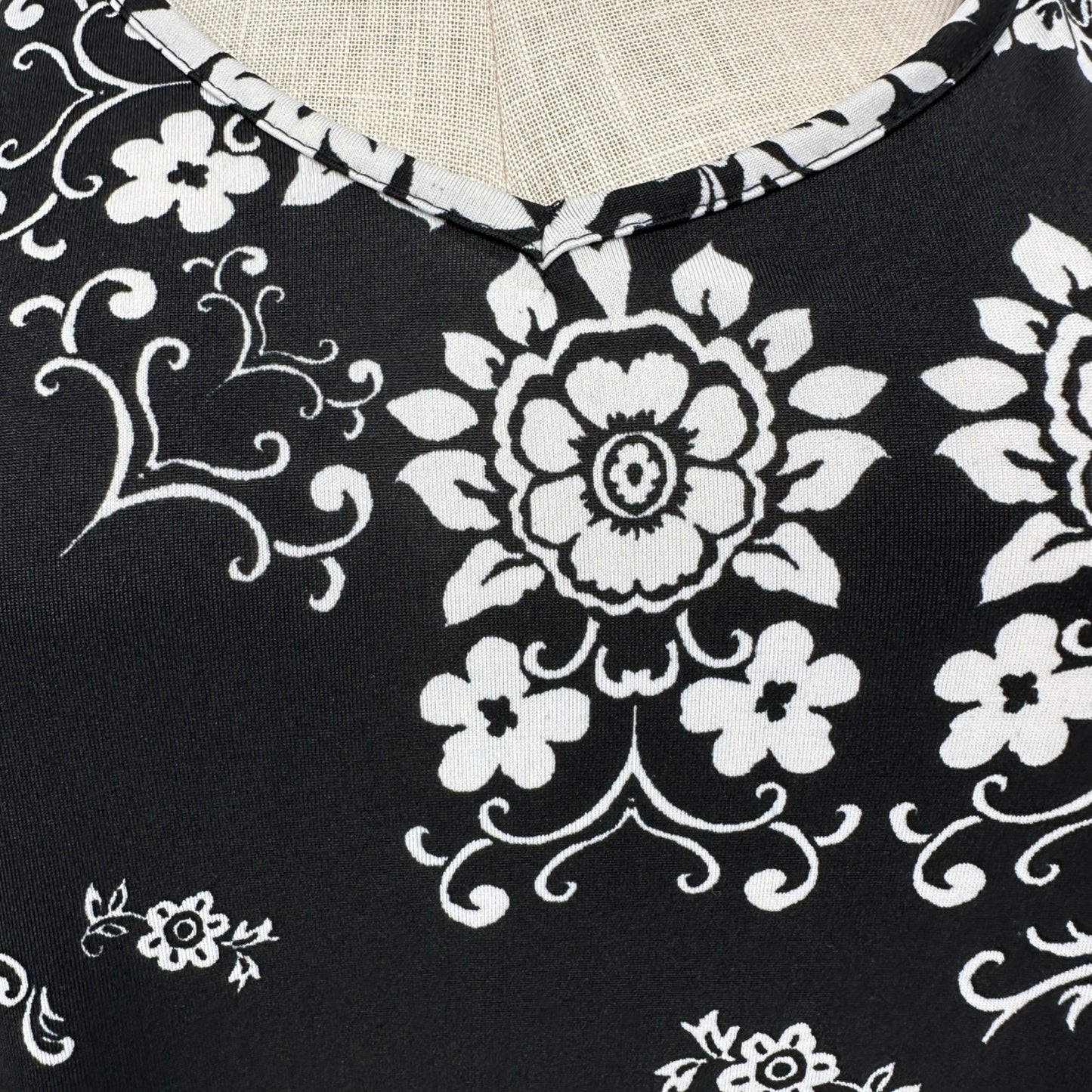 Johnny Womens Floral Print Black & White Long Sleeve Tunic Top 3XL USA Made