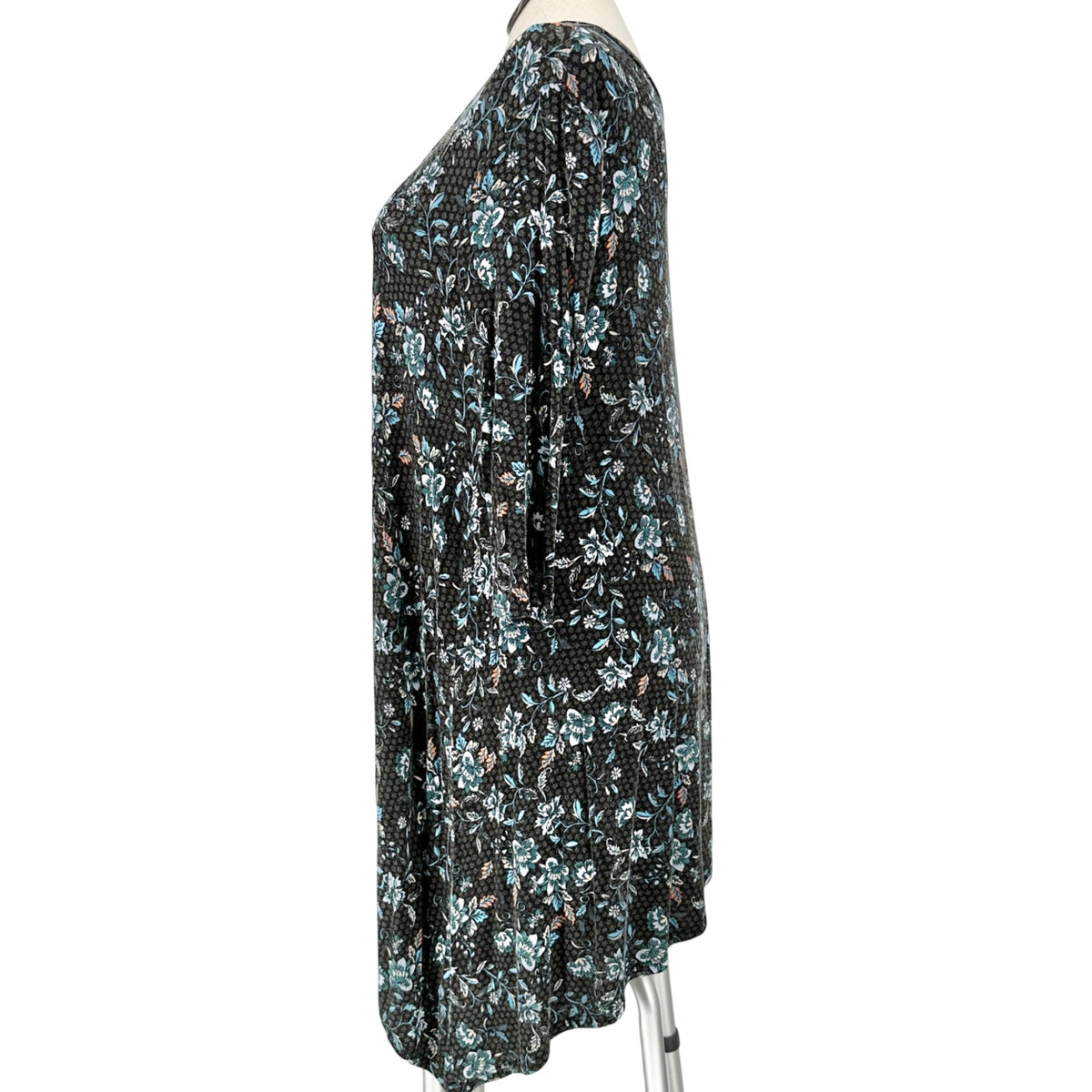2 Blondes Apparel Womens 2X Floral Print Tunic Top Shark Bite Hem LS Black Teal