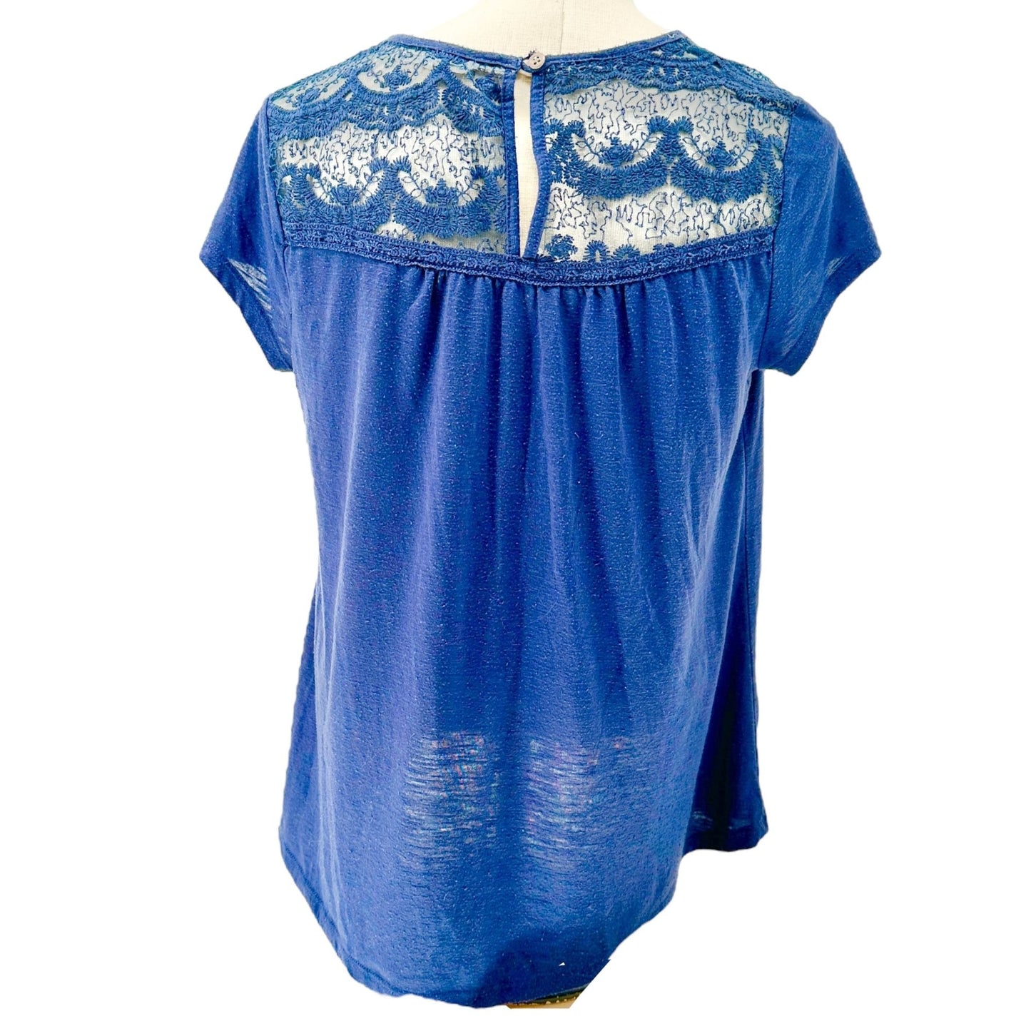 Rewind Blouse Womens L Lace Detailed Blue SS Keyhole Button Back Cotton Blend