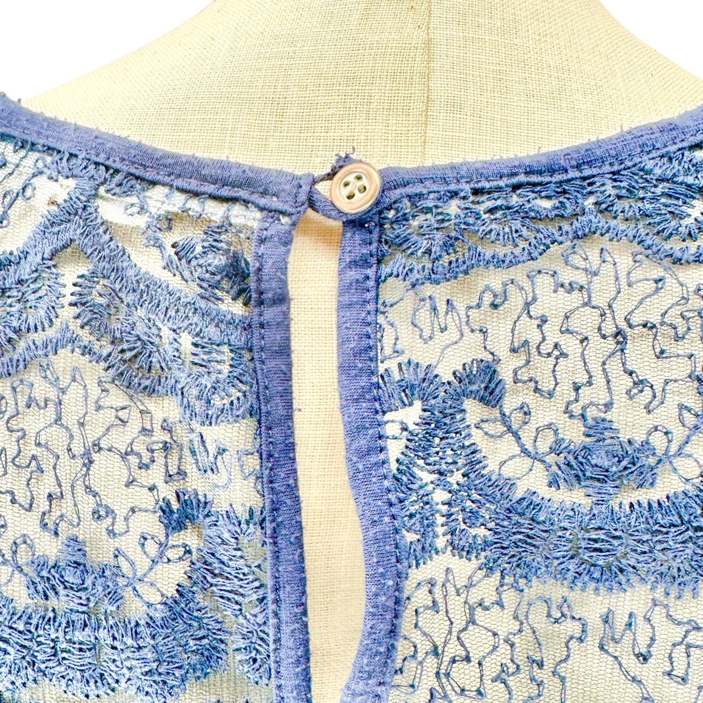 Rewind Blouse Womens L Lace Detailed Blue SS Keyhole Button Back Cotton Blend