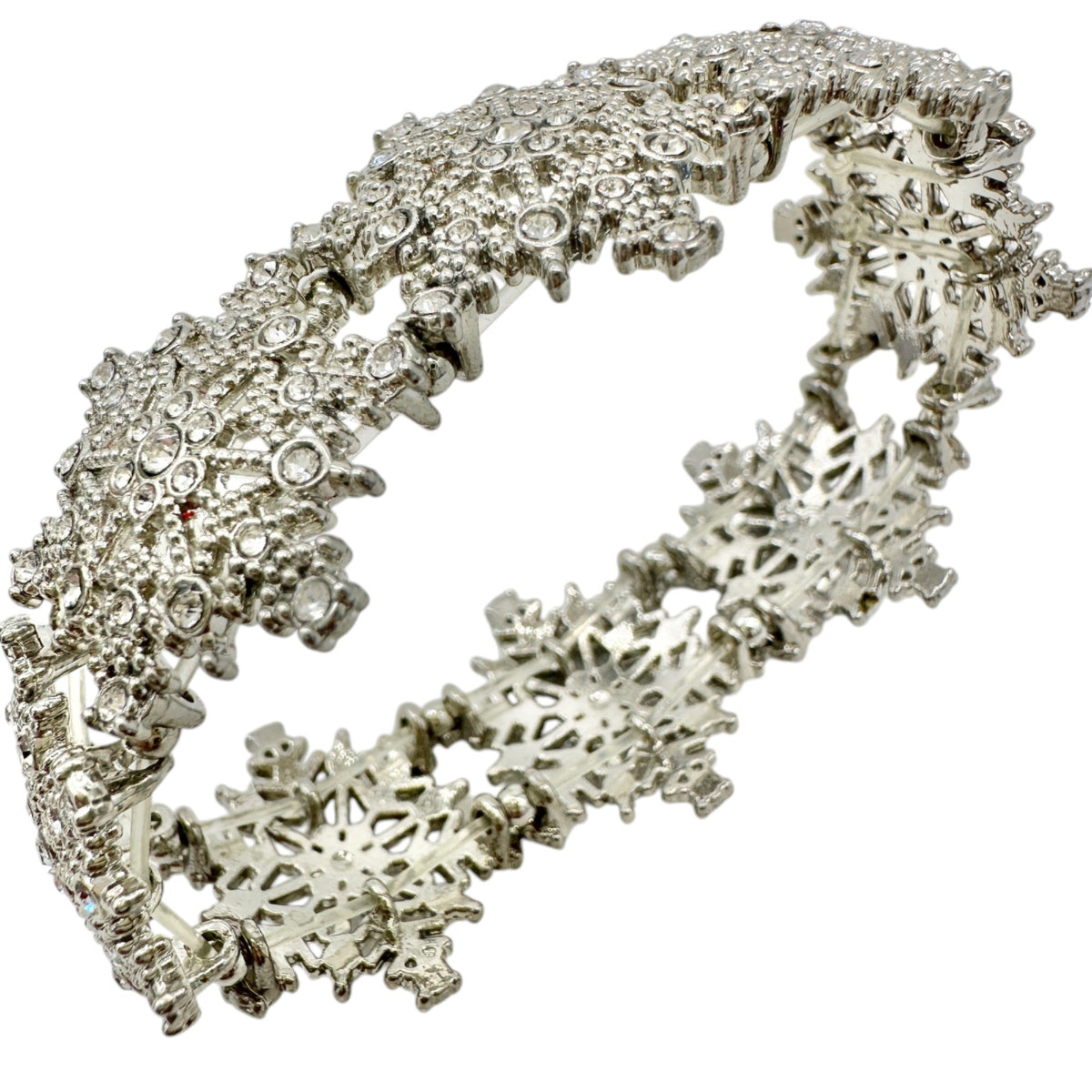 Vintage Inspired Silver Tone Snowflake Stretch Bracelet With Rhinestone Accents