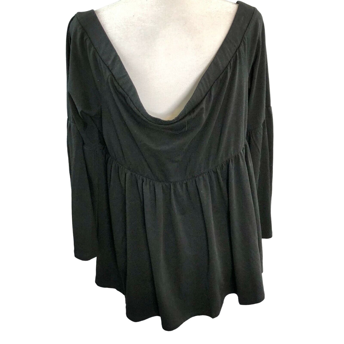 Torrid Black Off Shoulder Bell Knit Top Size 2 Bell Sleeves Elastic Waist