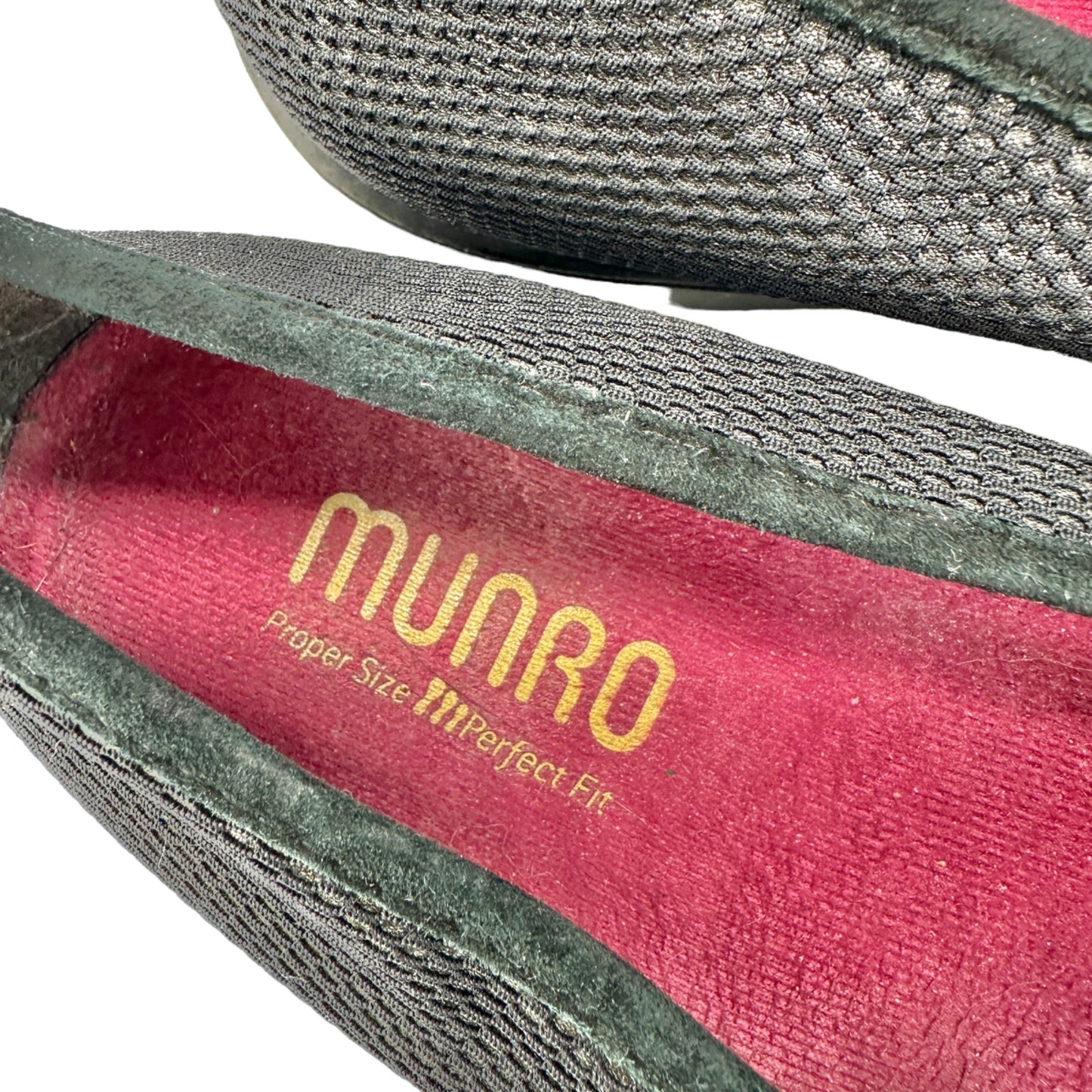 Munro American Zip Sport Shoes 8.5N Black Leather Mary Jane Slip On Walking