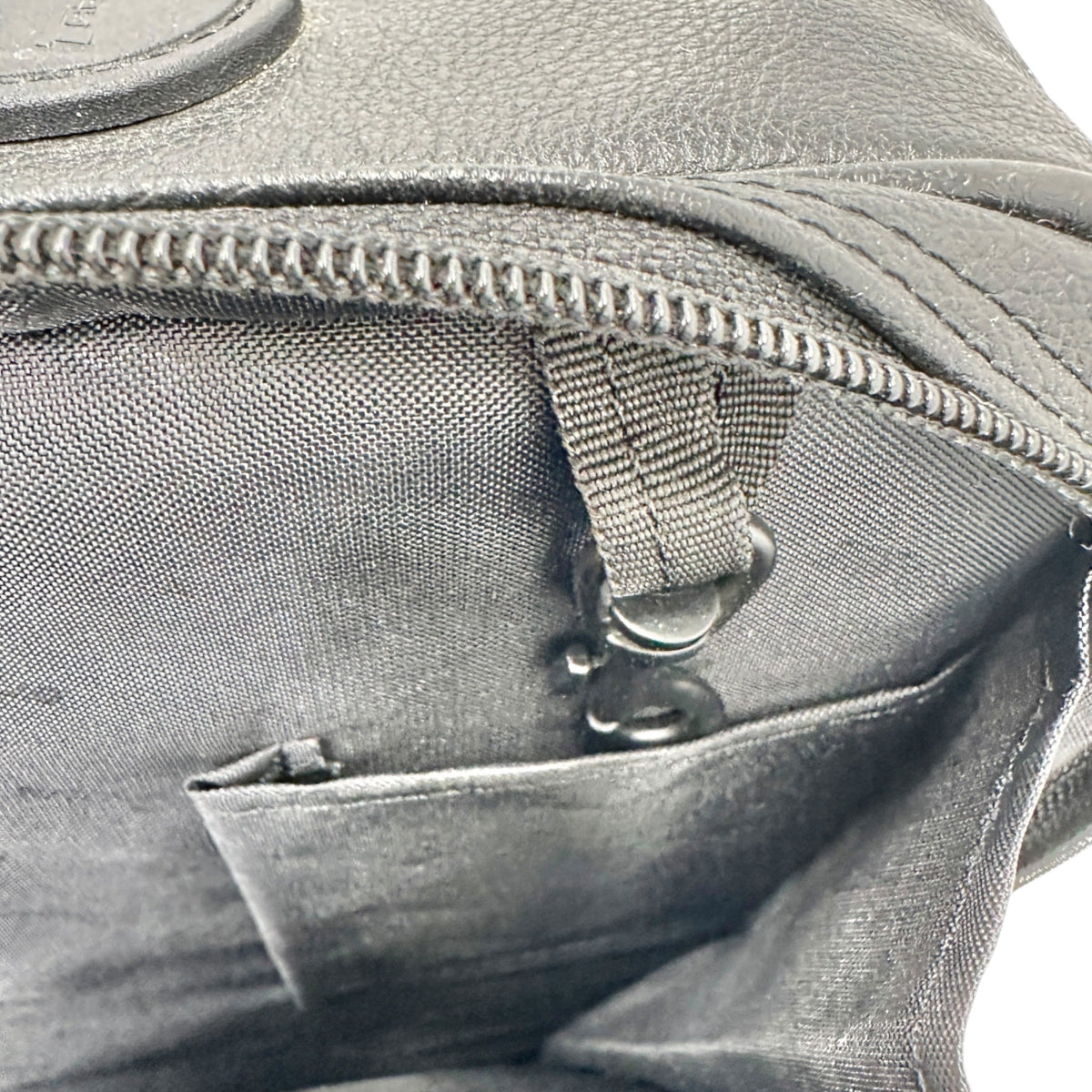 Targus Black Leather Briefcase Multiple Compartments Removable Shoulder Strap