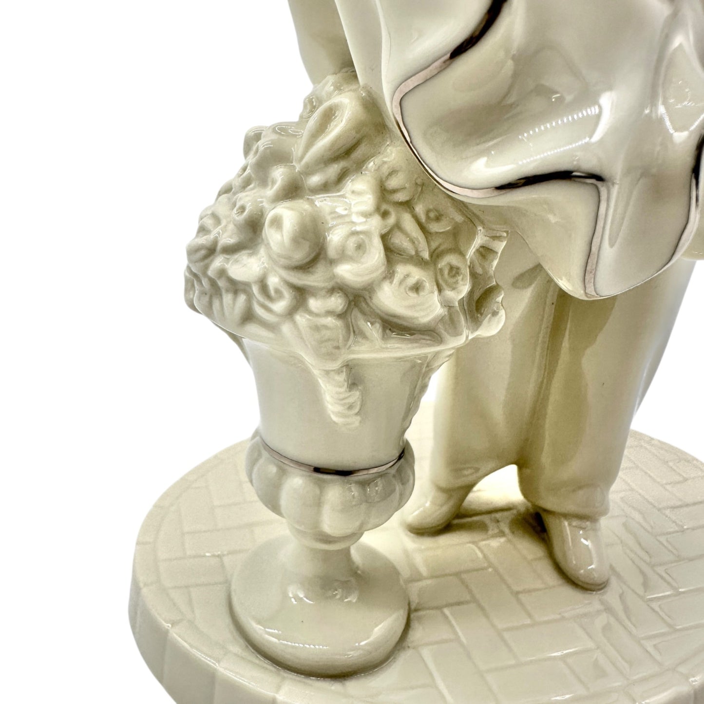 Lenox SWEPT AWAY Wedding Promises Collection Porcelain Figurine Bride and Groom