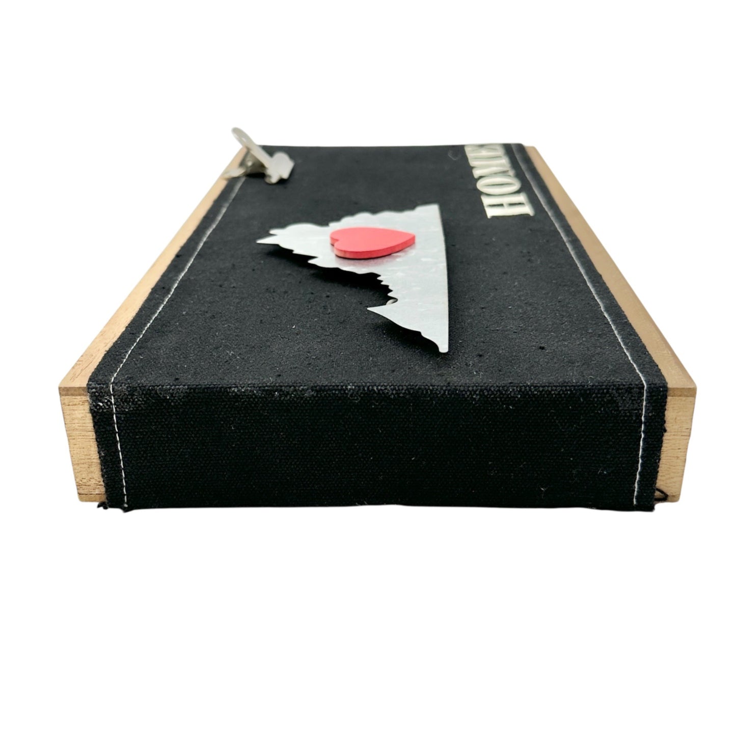 Virginia-Themed Wooden Sign Black Canvas Metal State Cutout Heart Magnet & Clip