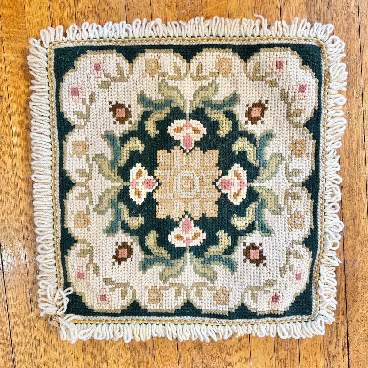 Handmade Portuguese Needlepoint Pillow Covers Set of 4 Wool Burlap Fringe 17x17