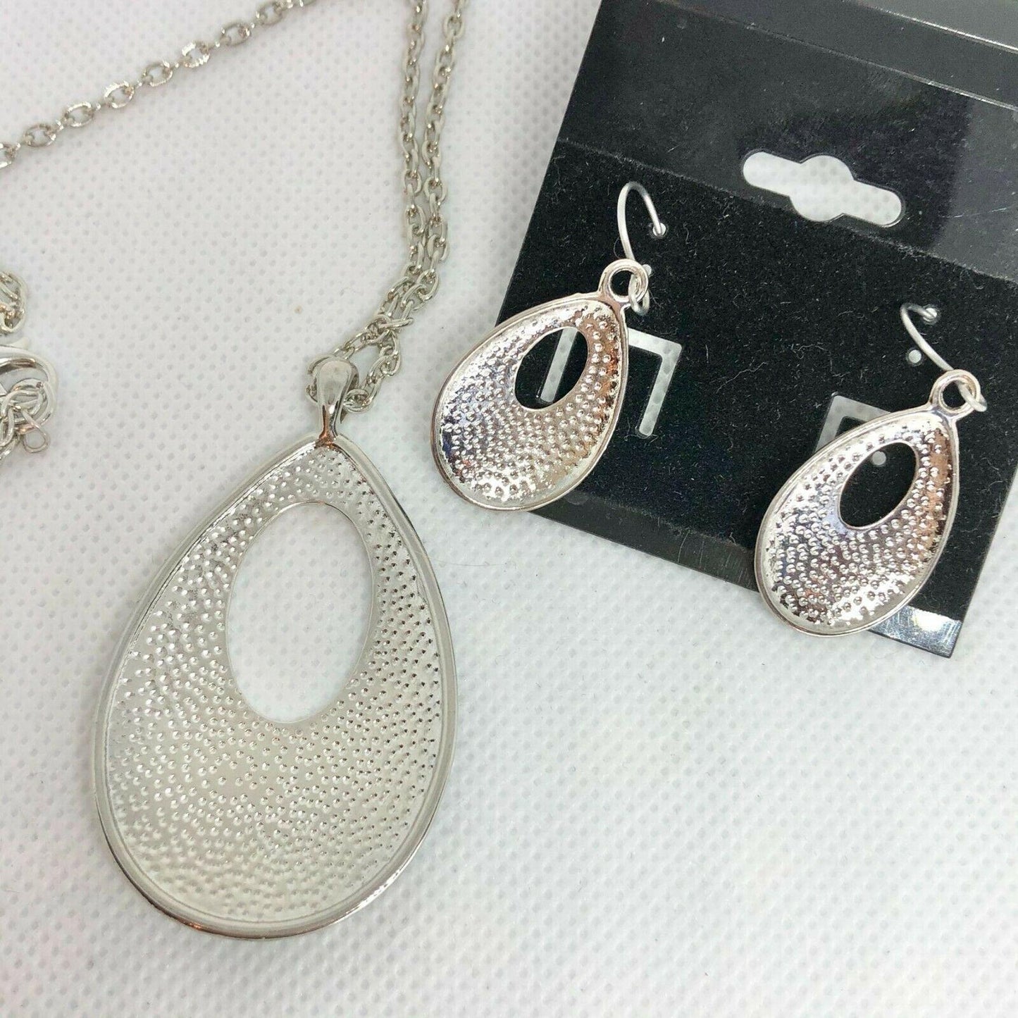 Teardrop Necklace and Earring Set Blue and Green Swirl Cutout NEW