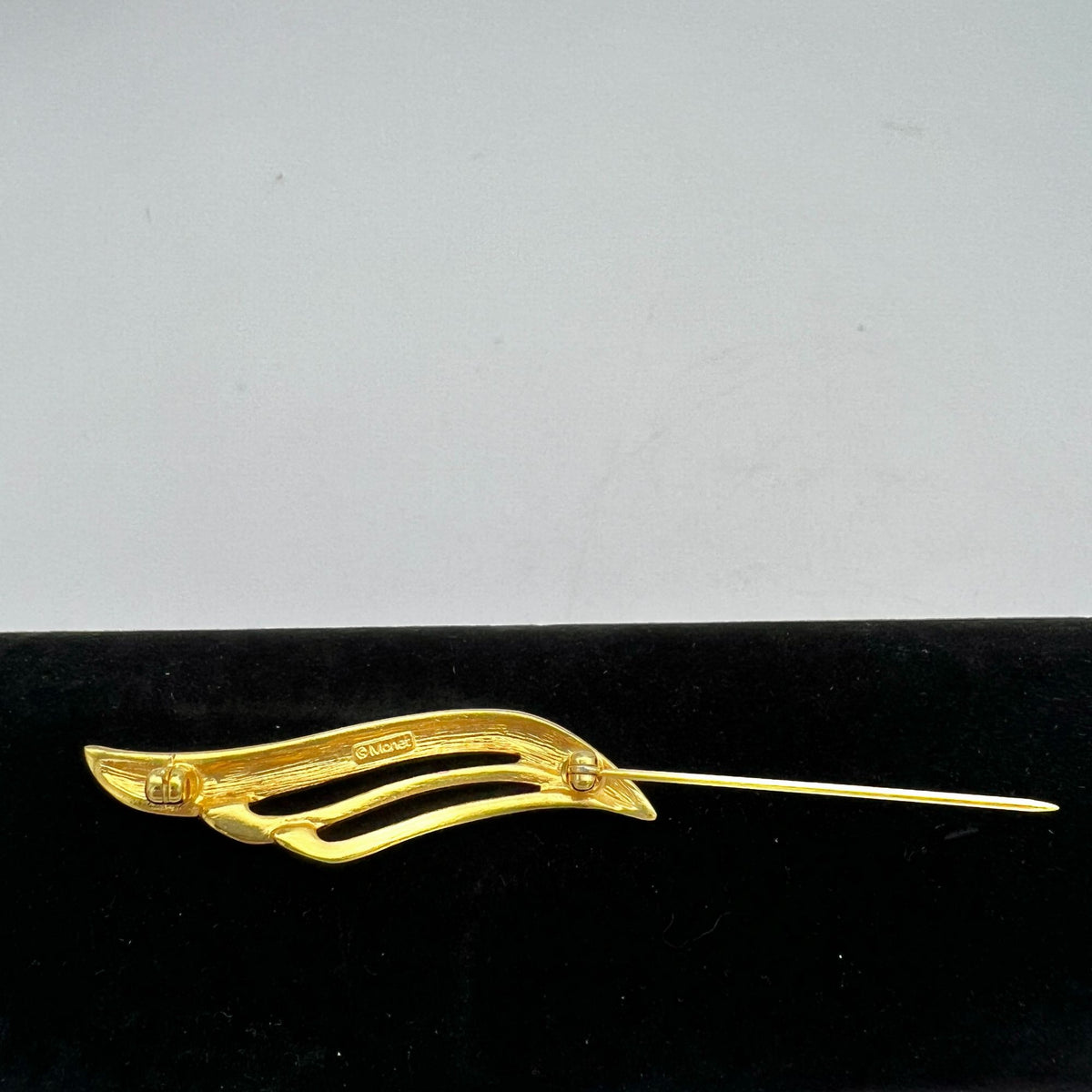 Monet Brooch 2 in Gold & Cream Enamel Wave Stick Pin