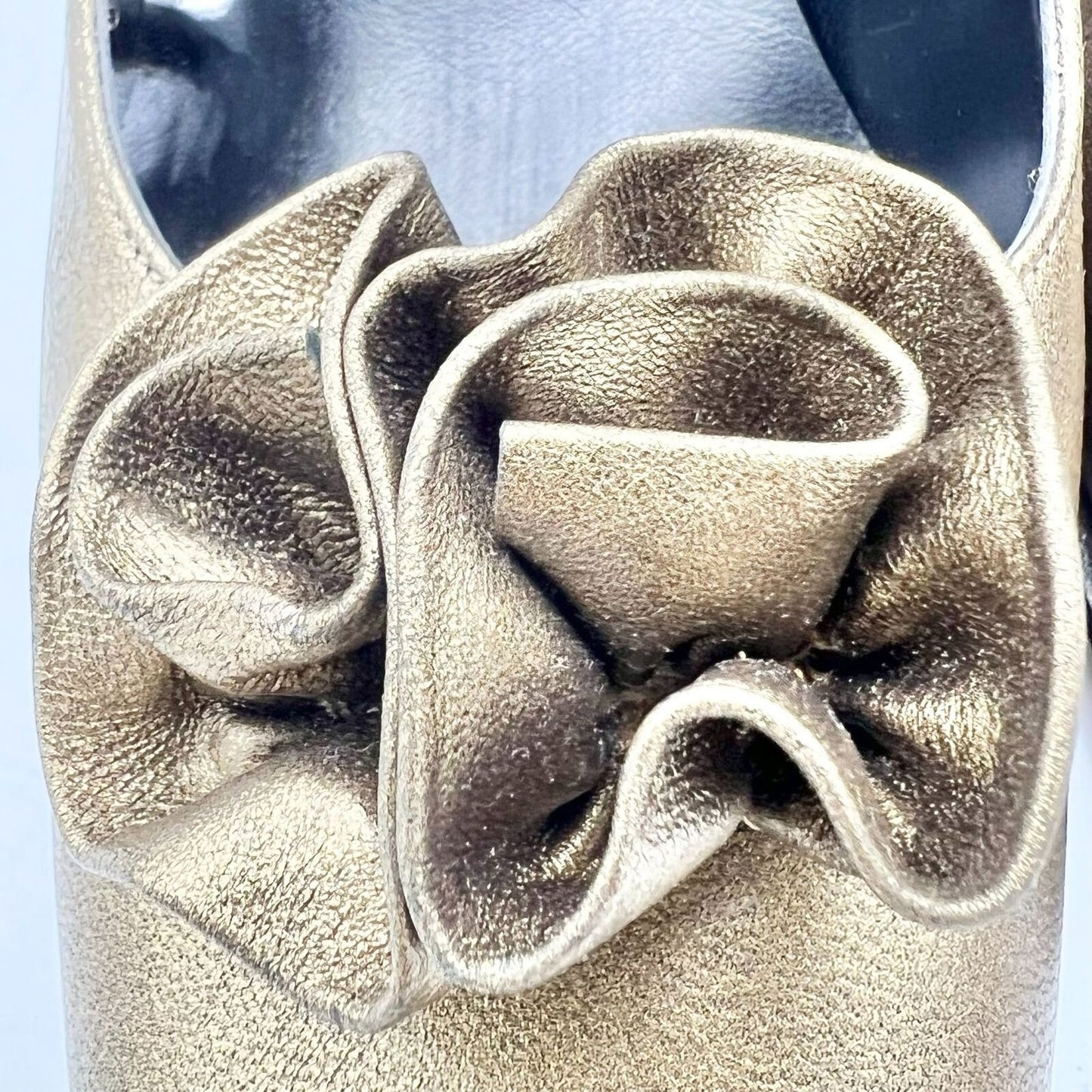 Coup d'etat Pumps 8 Gold 2.5 inch Heel Bow Flower Embellishment