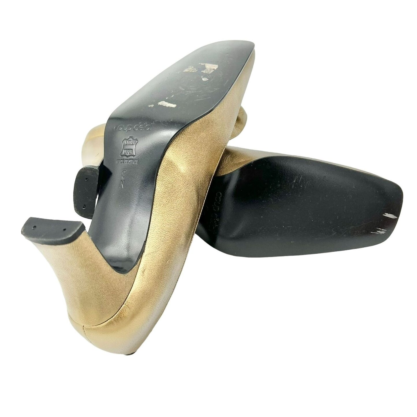 Coup d'etat Pumps 8 Gold 2.5 inch Heel Bow Flower Embellishment