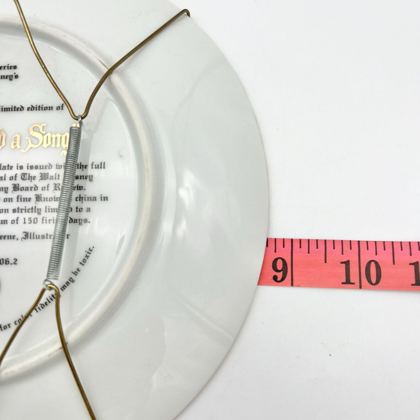 Disney Edwin Knowles China Snow White Plate 5209C With A Song and A Smile 8.5 in