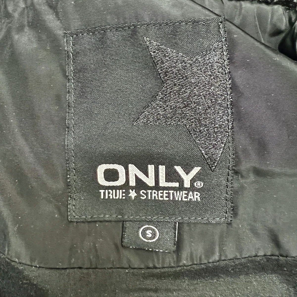 Only True Streetwear Puffer Vest Womens Small Black