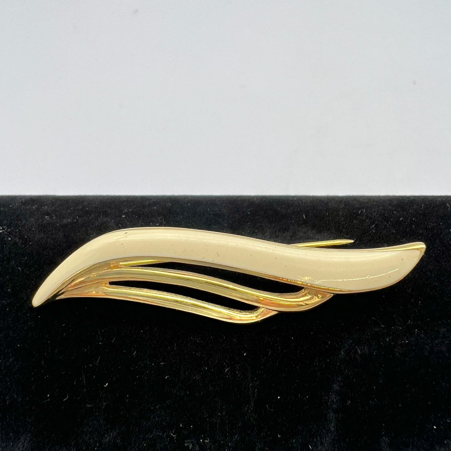 Monet Brooch 2 in Gold & Cream Enamel Wave Stick Pin