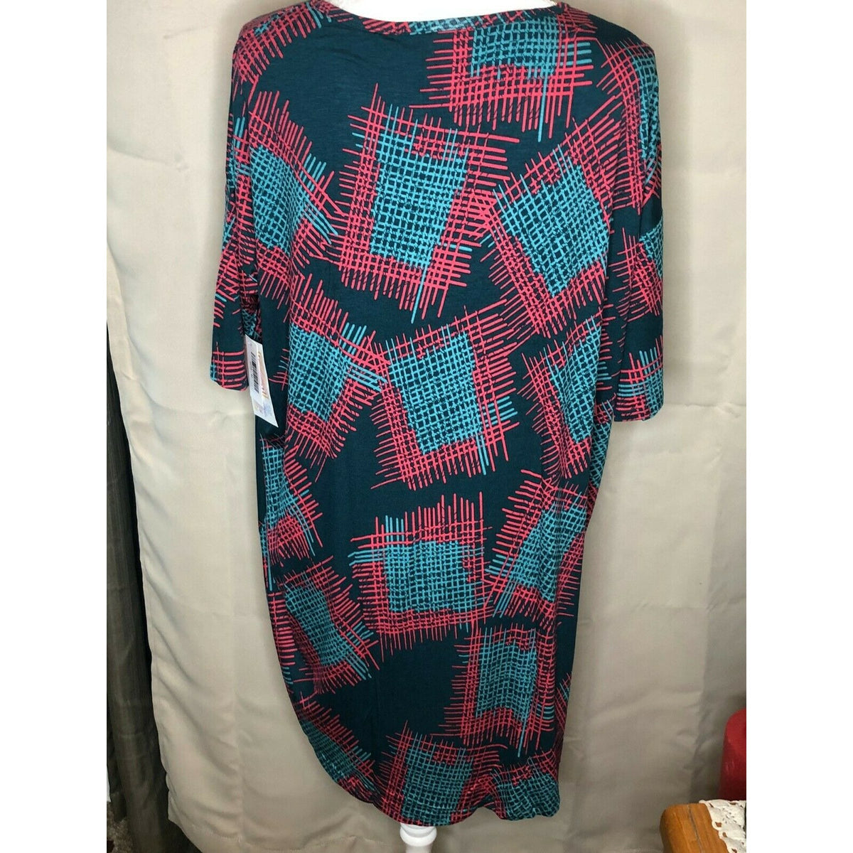 LuLaRoe RETIRED Irma Women's Size M Red & Green mid-length sleeves NWT
