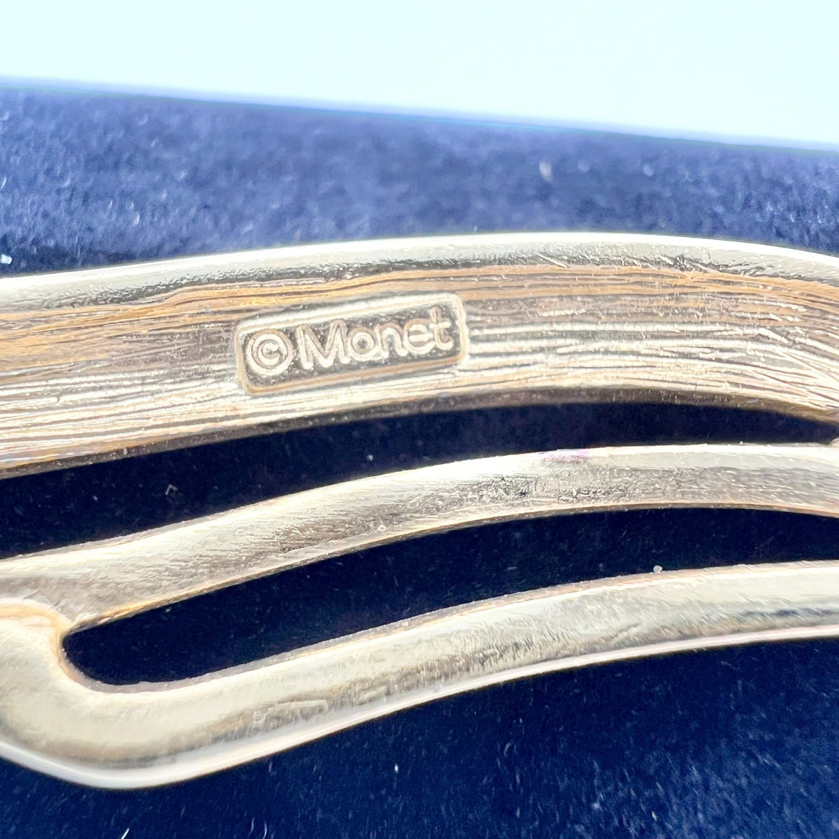 Monet Brooch 2 in Gold & Cream Enamel Wave Stick Pin