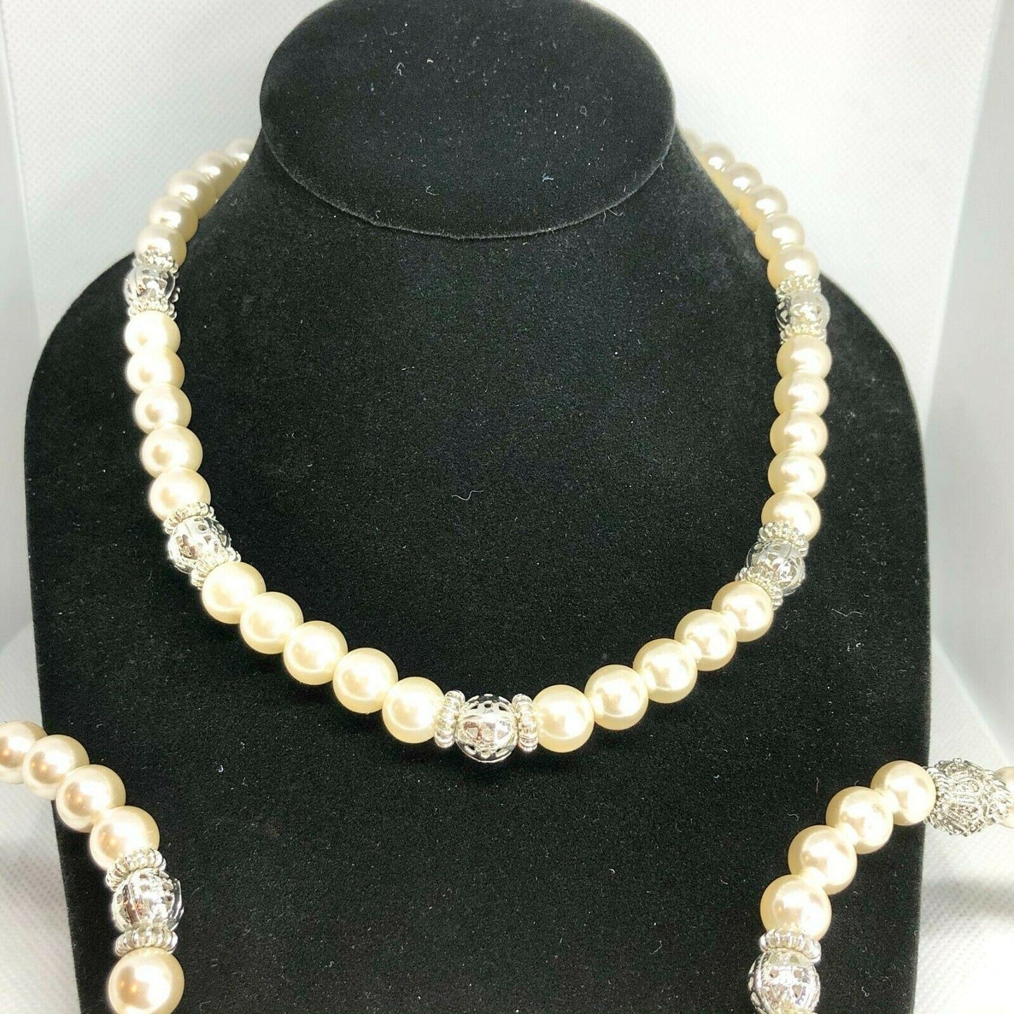 Premier Designs Audrey Elegant Pearl Necklace Bracelet Set Convertible Jewelry
