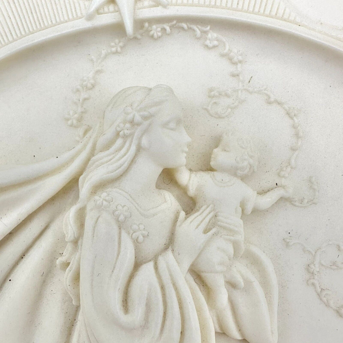 Vintage 1998 Faro Plate 8 inch Round Beige Joyful Promise No. 9A1625 Millennium