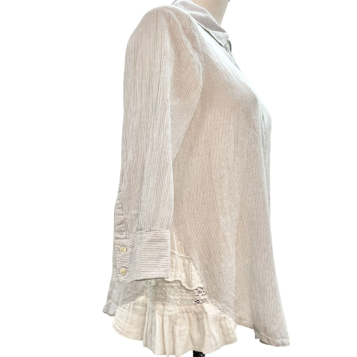 Holding Horses Womens Size 4 Pinstripe 3 qtr Sleeve Button Up Top