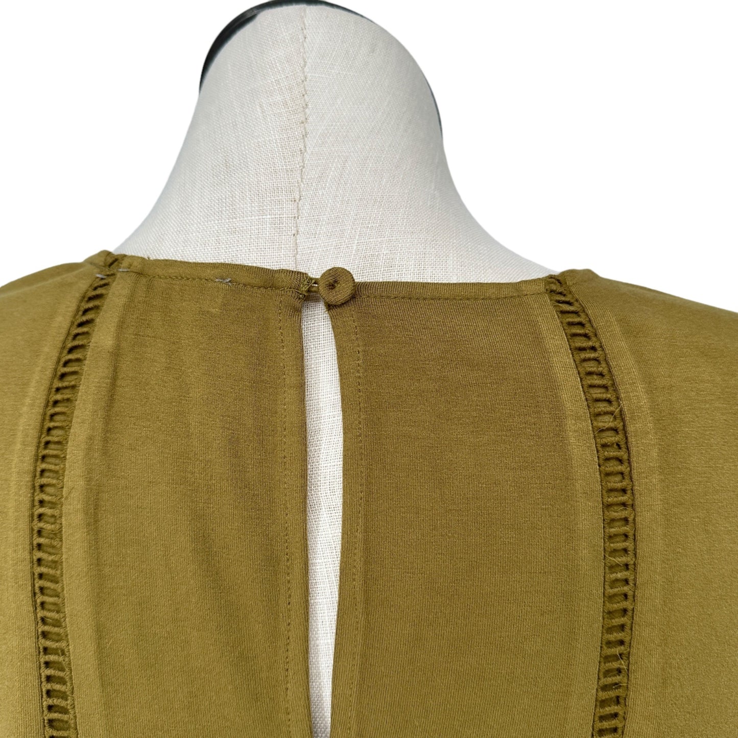 Daniel Rainn Top Womens 2X Sleeveless Smocked Olive Green Keyhole Back Flowy