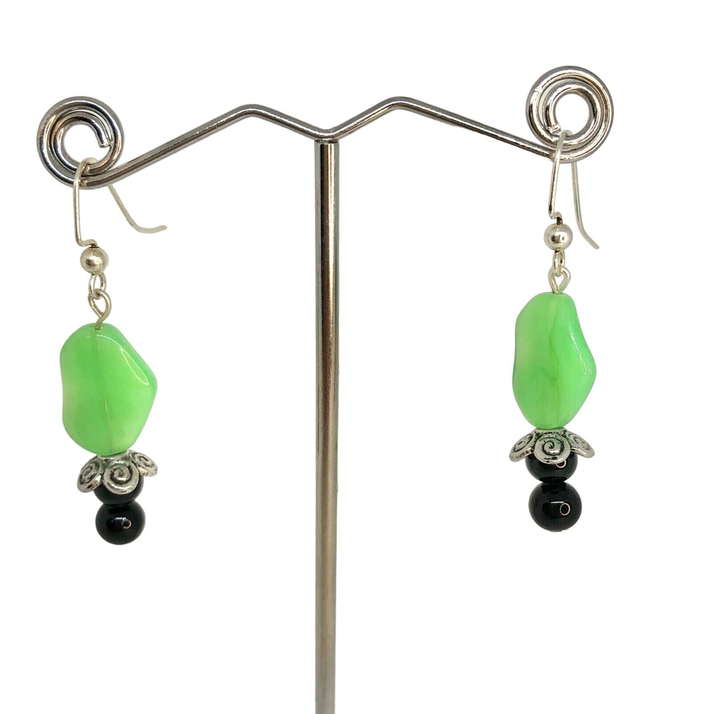 Handcrafted Beaded Earrings Green & Black Beads Glass Spring Flower Cute Fun NEW