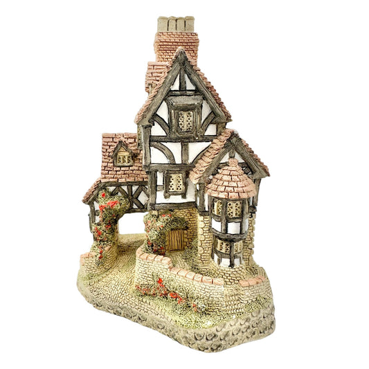 David Winter Cottages 1985 Squires Hall Handcrafted Hand Painted Collectible