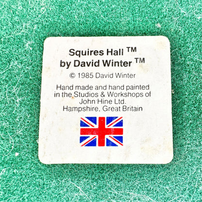 David Winter Cottages 1985 Squires Hall Handcrafted Hand Painted Collectible