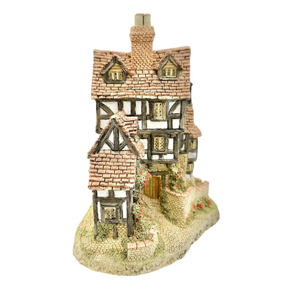 David Winter Cottages 1985 Squires Hall Handcrafted Hand Painted Collectible