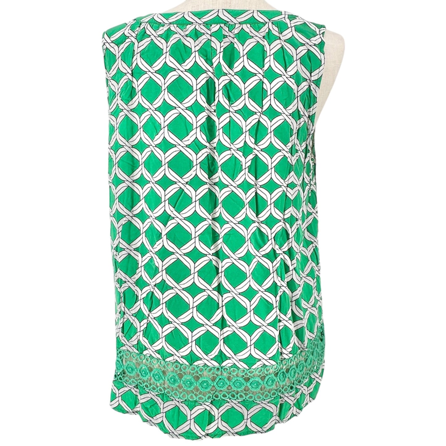 Sleeveless Tunic Top Womens 2X Green White Print Crochet Inset Crown & Ivy Curvy