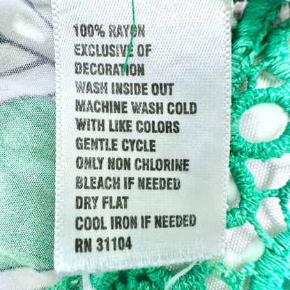 Sleeveless Tunic Top Womens 2X Green White Print Crochet Inset Crown & Ivy Curvy