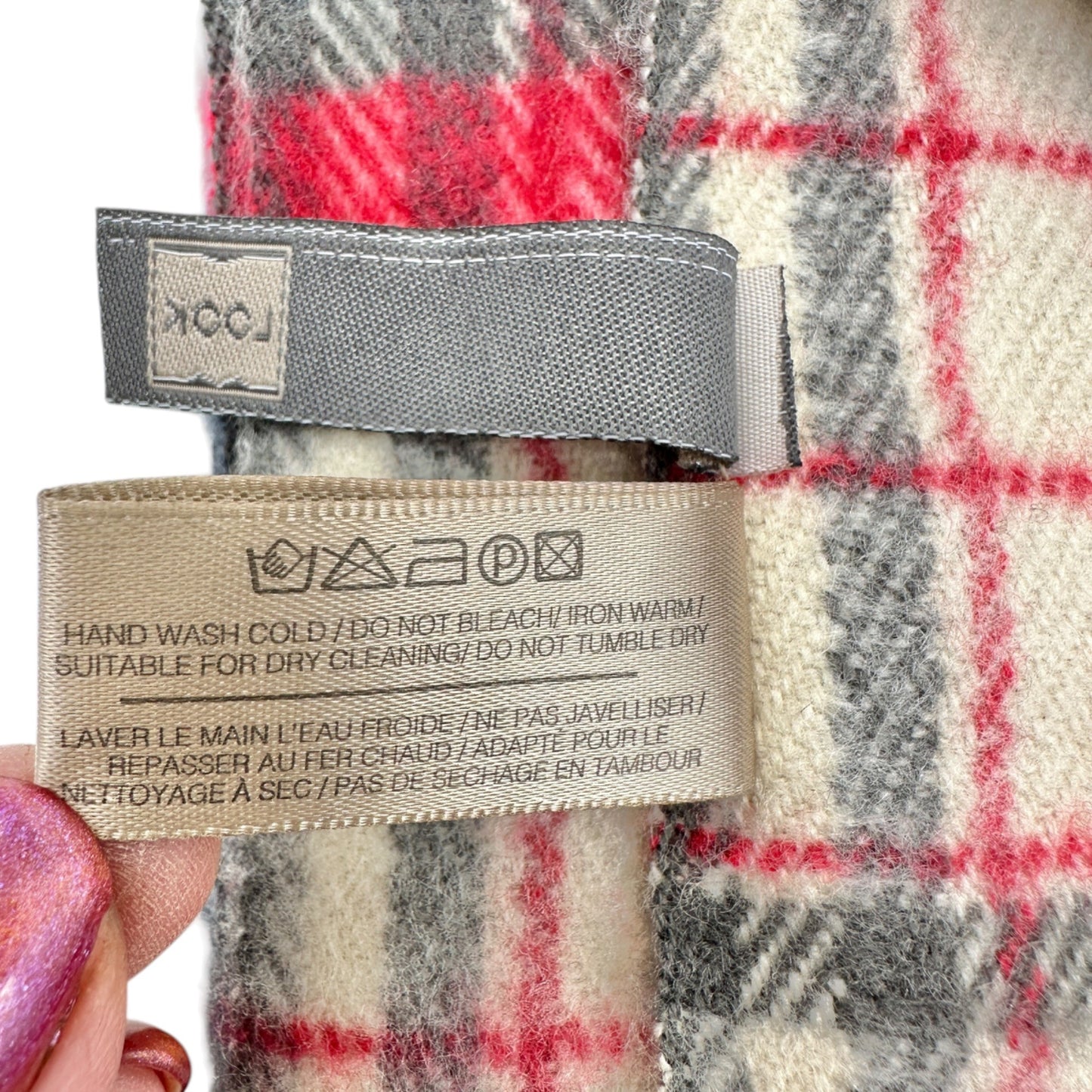 Look Plaid Wool and Acrylic Blend Scarf 80 x 27 Red Beige Navy Fringed Edges