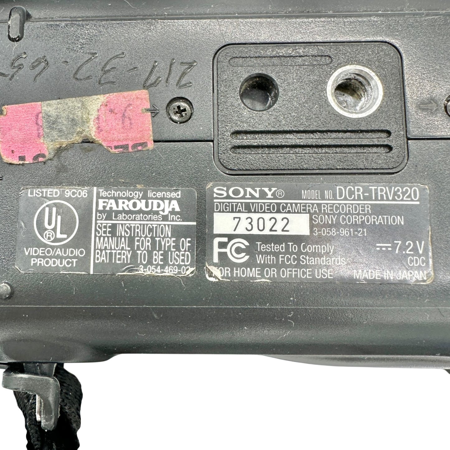 Sony Digital Handycam DCR-TRV320 Digital8 Camcorder Bundle Accessories and Case