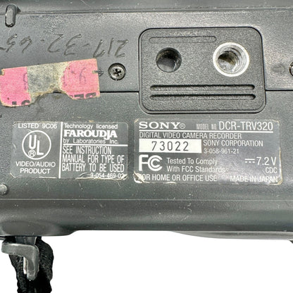 Sony Digital Handycam DCR-TRV320 Digital8 Camcorder Bundle Accessories and Case