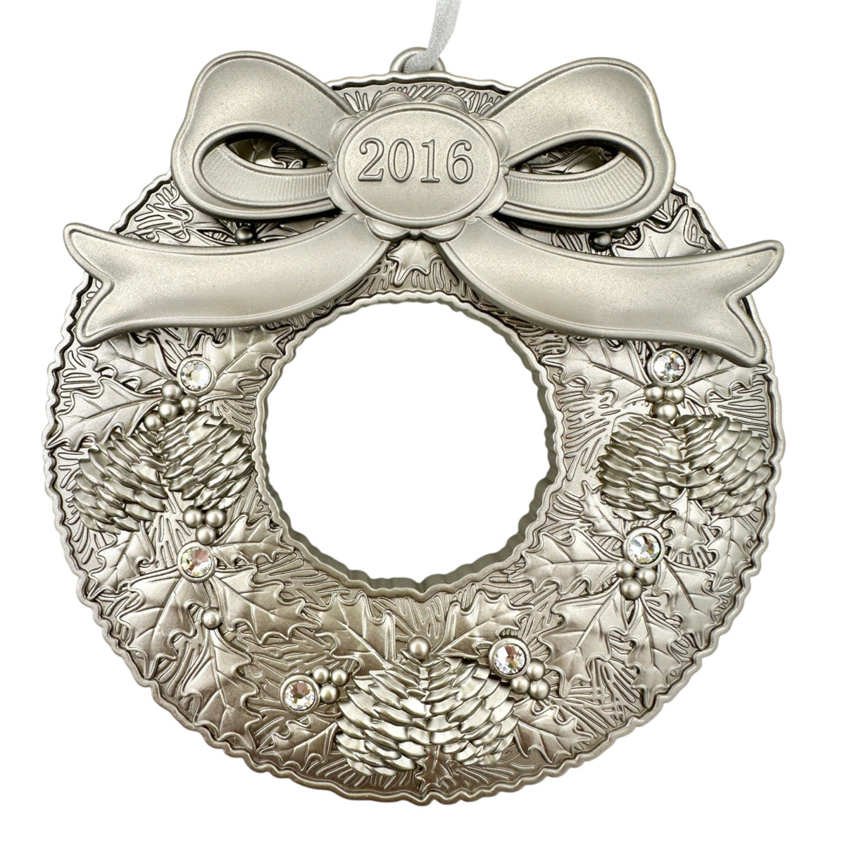 Hallmark Keepsake 2016 Holiday Wreath Ornament With Box Silvertone Metal 3" Dia