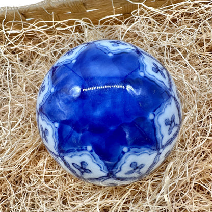 Set Of 6 Blue and White Porcelain Decorative Orbs and Egg Floral Design NO BOX