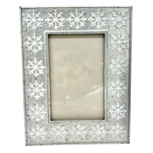 Silver White Snowflake Picture Frame 9x7 Holds 4x6 Photo Winter Holiday Decor