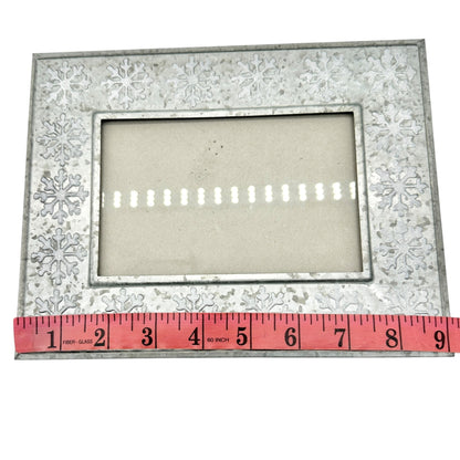 Silver White Snowflake Picture Frame 9x7 Holds 4x6 Photo Winter Holiday Decor