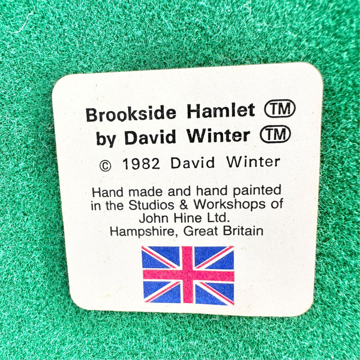 David Winter Cottages 1982 Brookside Hamlet Handcrafted Hand Painted Collectible