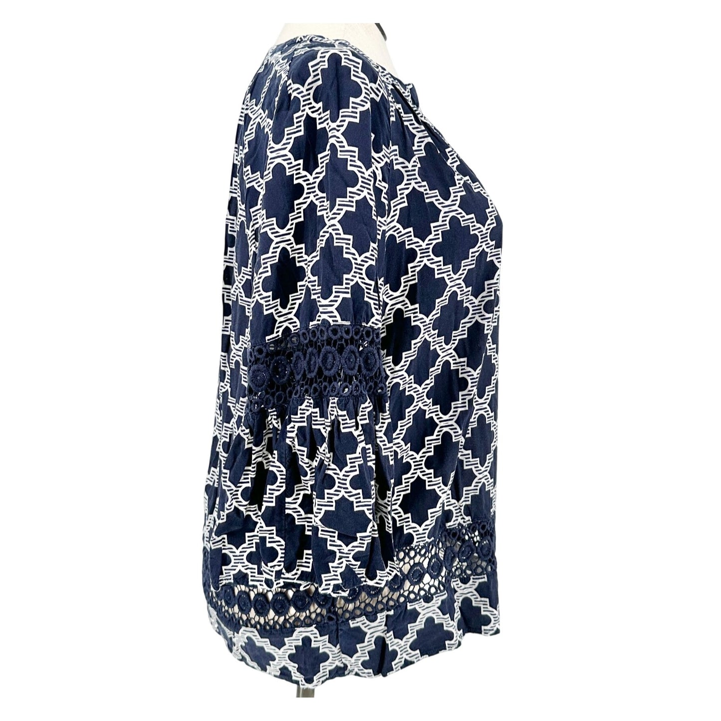 Womens 2X Top Navy White Geometric Print Crochet Sleeves by Crown & Ivy Curvy