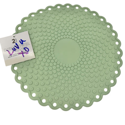Kitchen Dish Towel and Silicone Trivet Set 2-Piece Green White Cotton Silicone