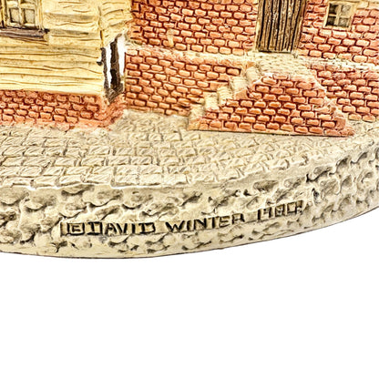 David Winter 1980 Market Street Handcrafted Hand Painted Collectible John Hine