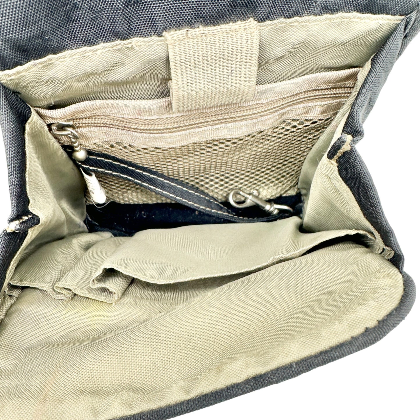 Baggallini Crossbody Purse Black With Multiple Pockets Adjustable Strap Compact