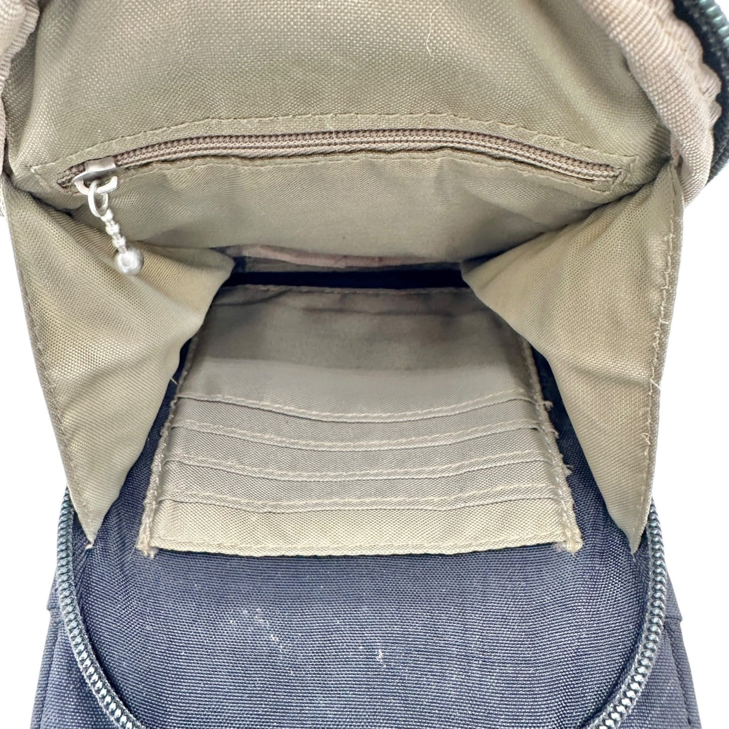 Baggallini Crossbody Purse Black With Multiple Pockets Adjustable Strap Compact
